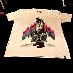 Men’s tee shirt